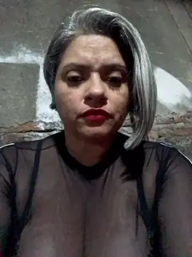 Snapshot of sexysubMila chatting on 12.21.25 sexysubMila online show from 12.21.25