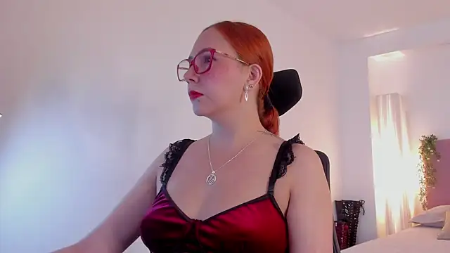 MistressErza online show from 06.12.26