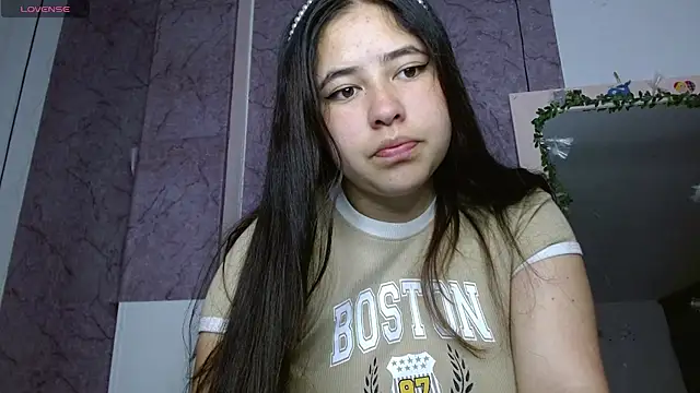 Snapshot of lauxury_ chatting on 12.15.25 lauxury online show from 12.15.25