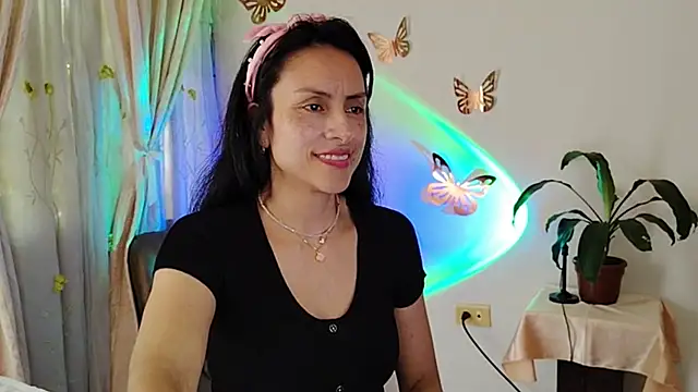 Bella Exhibition online show from 11.28.25