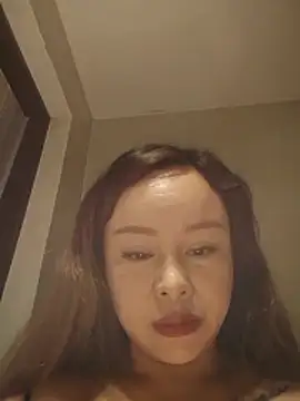 Snapshot of thu-cuoi chatting on 11.22.25 thu-cuoi online show from 11.22.25