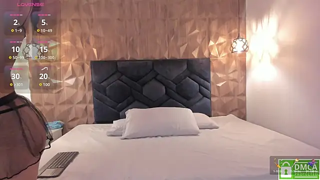 Kiara velvet   online show from 11.30.25