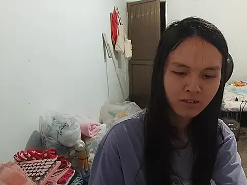 Snapshot of RebelAura chatting on 06.15.26 RebelAura online show from 06.15.26