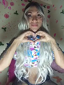 Snapshot of Sthefy_luna131 chatting on 11.18.25 Sthefy luna131 online show from 11.18.25