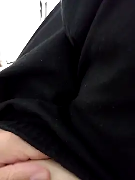 Snapshot of Mahsime chatting on 11.23.25 Mahsime online show from 11.23.25