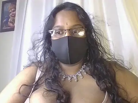 Snapshot of hootypriya chatting on 07.01.26 hootypriya online show from 07.01.26