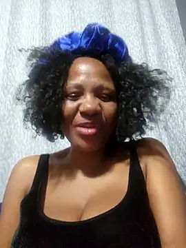 Snapshot of Mommy_Sienna chatting on 05.25.26 Mommy Sienna online show from 05.25.26