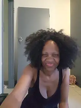 Snapshot of Mommy_Sienna chatting on 06.03.26 Mommy Sienna online show from 06.03.26