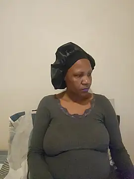 Snapshot of Mommy_Sienna chatting on 06.13.26 Mommy Sienna online show from 06.13.26