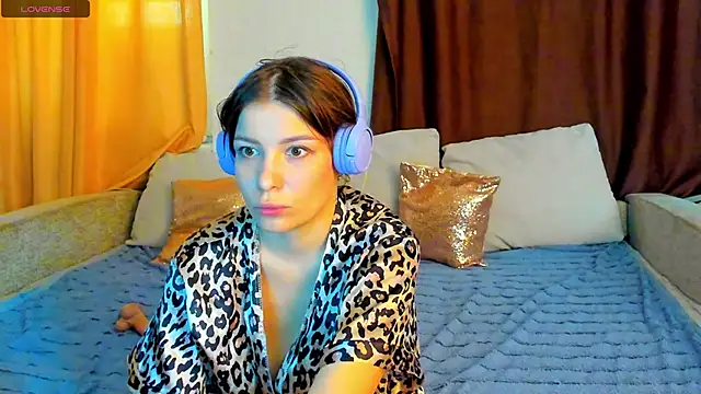 Eva purrr  online show from 11.26.25