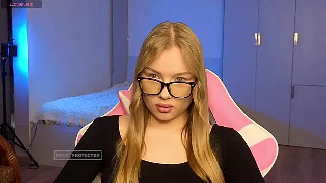 Lunar Flare online show from 11.13.25