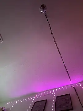 Redriddinghood8 online show from 11.15.25