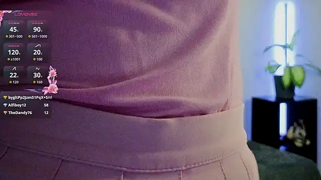 Snapshot of violetwluv chatting on 11.15.25 violetwluv online show from 11.15.25