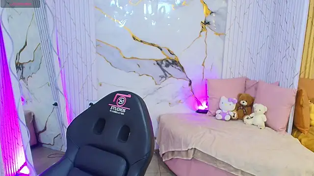PEACHY TAY online show from 08.05.26