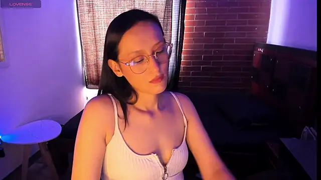 Snapshot of Samantha_Devil chatting on 11.25.25 Samantha Devil online show from 11.25.25