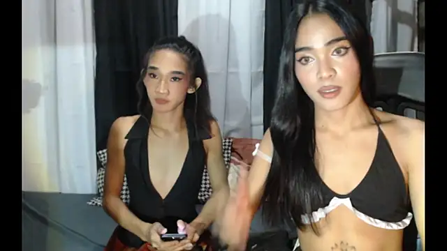 Snapshot of Horsecock_princess chatting on 11.20.25 Horsecock princess online show from 11.20.25