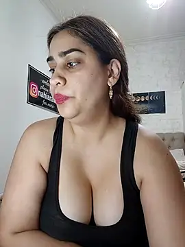 nahiarabiel33 online show from 04.18.26