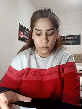 nahiarabiel33 online show from 06.08.26