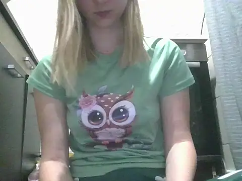 Snapshot of dirty_sasha00 chatting on 12.22.25 dirty sasha00 online show from 12.22.25