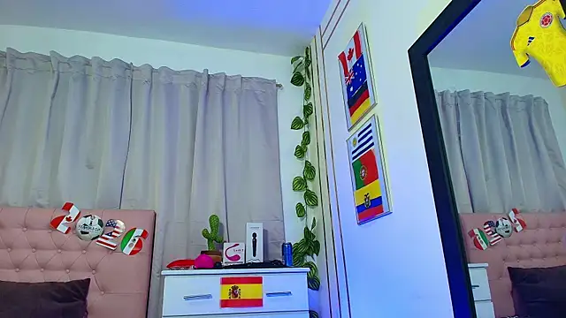 Snapshot of Lulu_swarts chatting on 07.05.26 Lulu swarts online show from 07.05.26