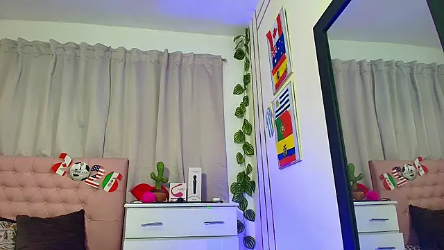 Snapshot of Lulu_swarts chatting on 07.19.26 Lulu swarts online show from 07.19.26