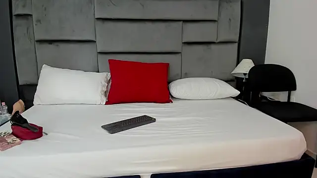 CatleyaSmith online show from 01.12.26