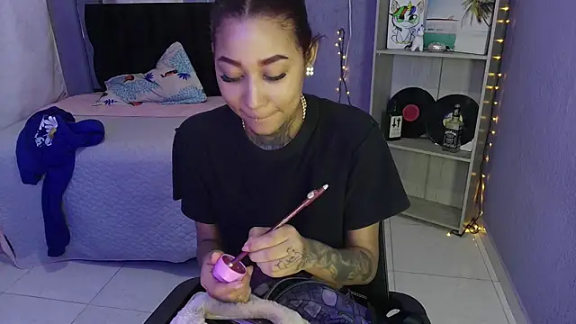 lyam ebony  online show from 11.16.25