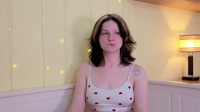 Snapshot of LatinaHuguenin chatting on 02.05.26 LatinaHuguenin online show from 02.05.26