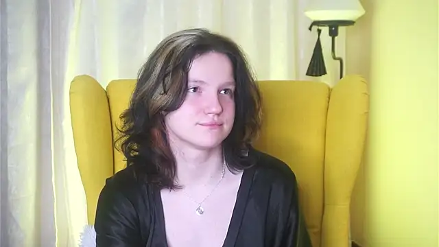 Snapshot of LatinaHuguenin chatting on 03.09.26 LatinaHuguenin online show from 03.09.26