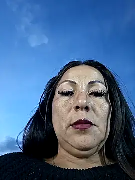 Snapshot of misshot_02 chatting on 11.06.25 misshot 02 online show from 11.06.25