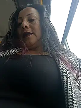 Snapshot of misshot_02 chatting on 11.24.25 misshot 02 online show from 11.24.25