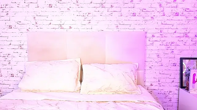 April Kay online show from 12.23.25