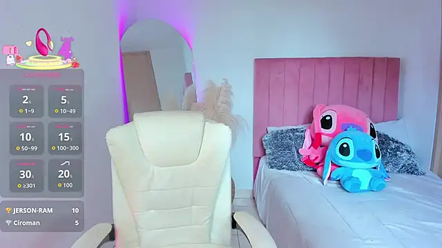 Snapshot of Janettcruz chatting on 12.13.25 Janettcruz online show from 12.13.25