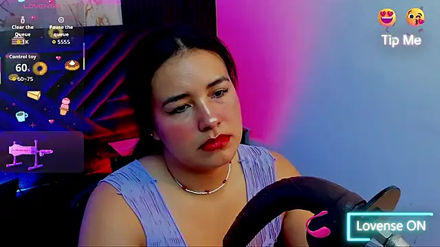 Snapshot of Lalalemoonds chatting on 12.04.25 Lalalemoonds online show from 12.04.25