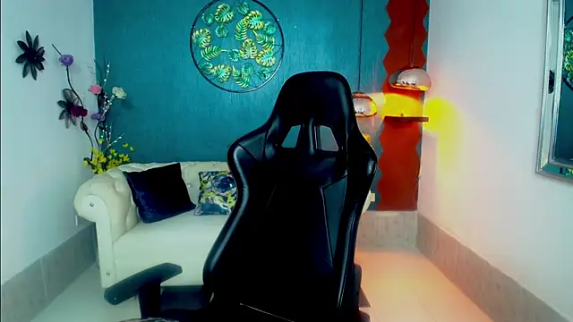 Scandarkmarie online show from 11.13.25