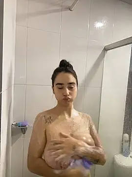 Snapshot of sara2123 chatting on 11.06.25 sara2123 online show from 11.06.25