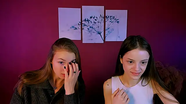 Snapshot of mia_starrr_ chatting on 11.17.25 mia starrr online show from 11.17.25