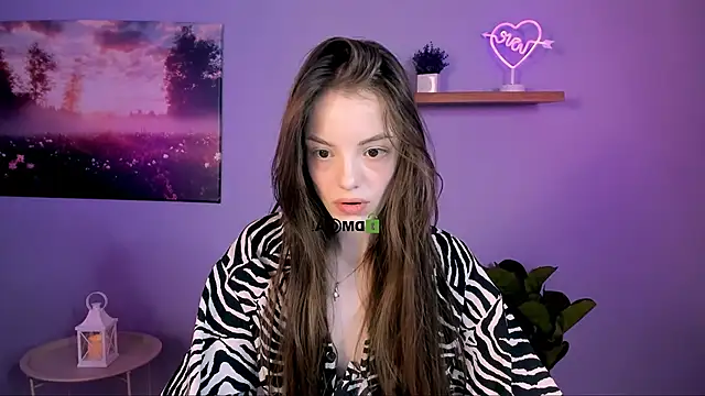 Snapshot of mia_starrr_ chatting on 11.25.25 mia starrr online show from 11.25.25