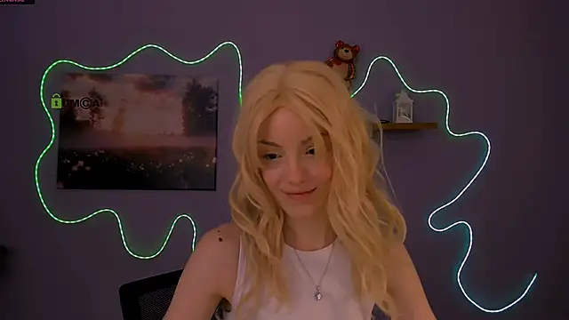 mia starrr  online show from 03.07.26