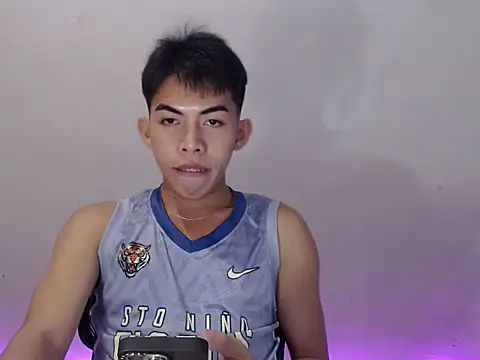 Urhotsilverboy online show from 05.04.26