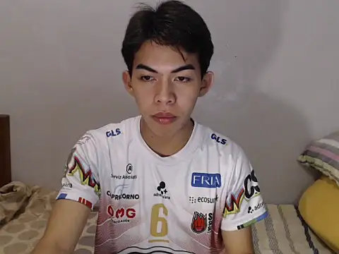 Urhotsilverboy online show from 08.04.26