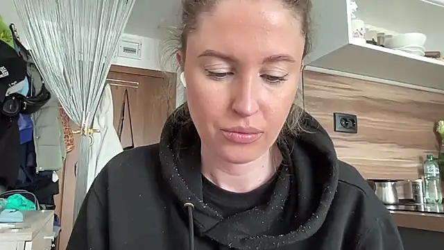 Snapshot of Ameli8 chatting on 03.26.26 Ameli8 online show from 03.26.26