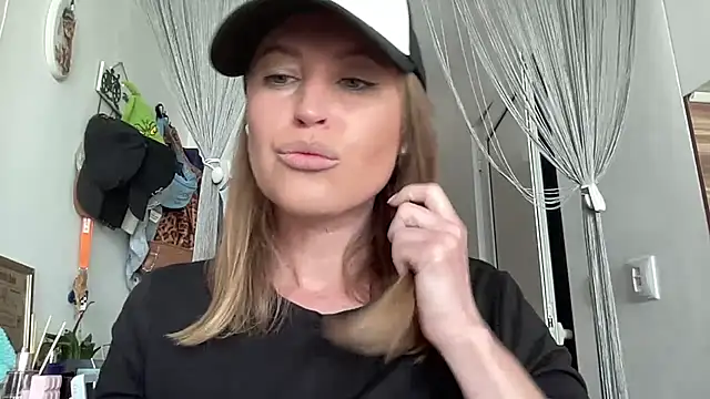 Snapshot of Ameli8 chatting on 05.02.26 Ameli8 online show from 05.02.26