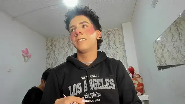 Snapshot of Lovers_Spicy chatting on 12.01.25 Lovers Spicy online show from 12.01.25