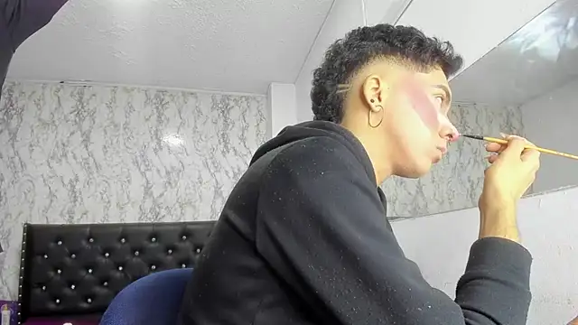 Snapshot of Lovers_Spicy chatting on 12.02.25 Lovers Spicy online show from 12.02.25