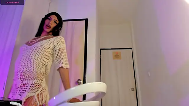 Dominique Rae online show from 06.19.26