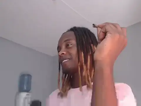 Snapshot of Dangerhook chatting on 12.04.25 Dangerhook online show from 12.04.25