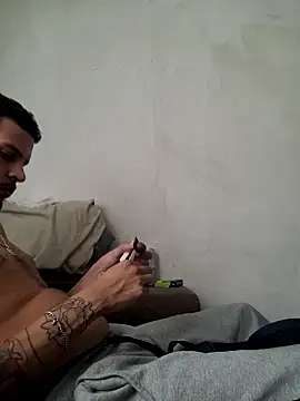 Snapshot of casadodequebra chatting on 02.25.26 casadodequebra online show from 02.25.26