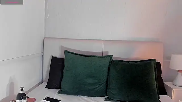 ARI FLAME online show from 04.30.26