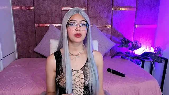 Snapshot of _ViolletteNoir_ chatting on 11.27.25 ViolletteNoir online show from 11.27.25